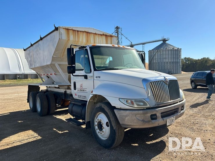 2005-ihc-4400-dry-tender-truck-(cp1274,-unit-ag706)-image-54