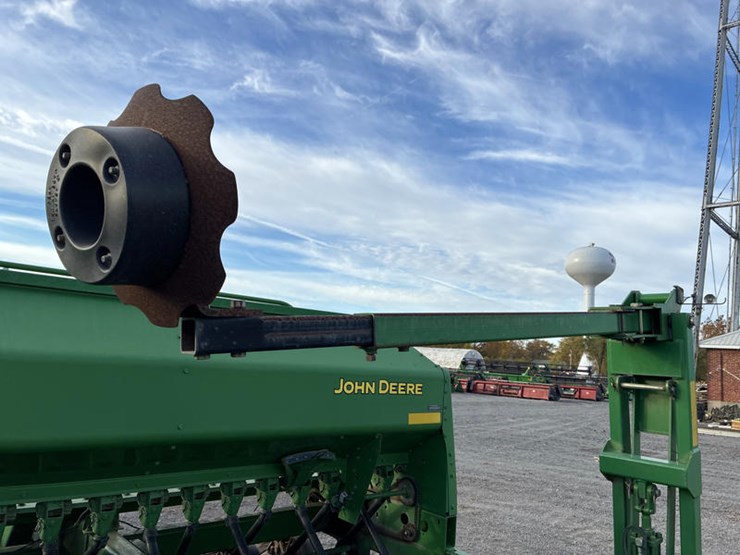 2009-john-deere-1590-image-12