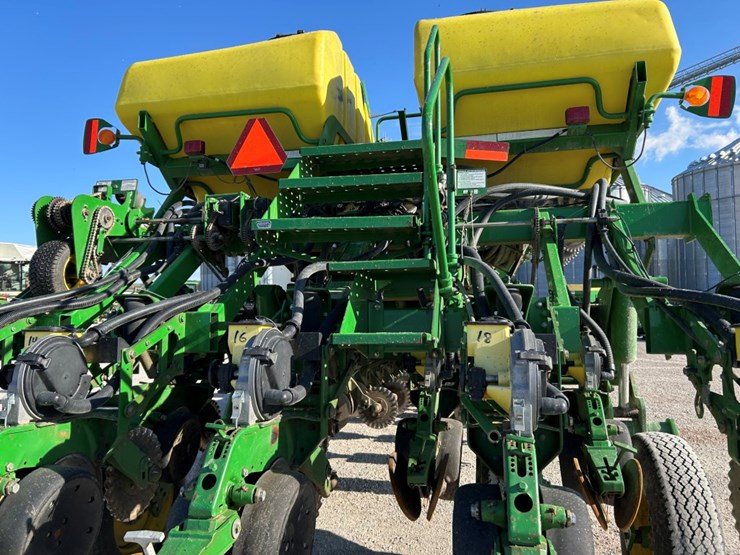 2004-john-deere-1790-image-68