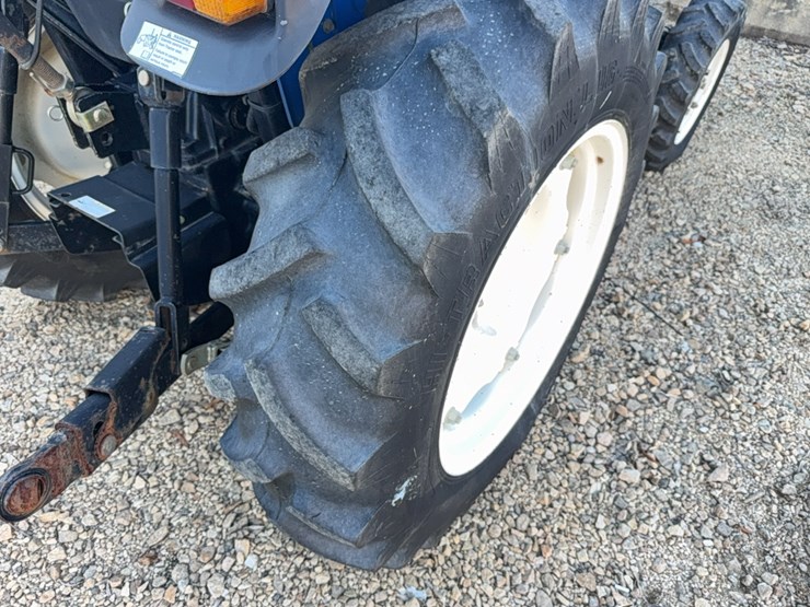 new-holland-boomer-30-image-21