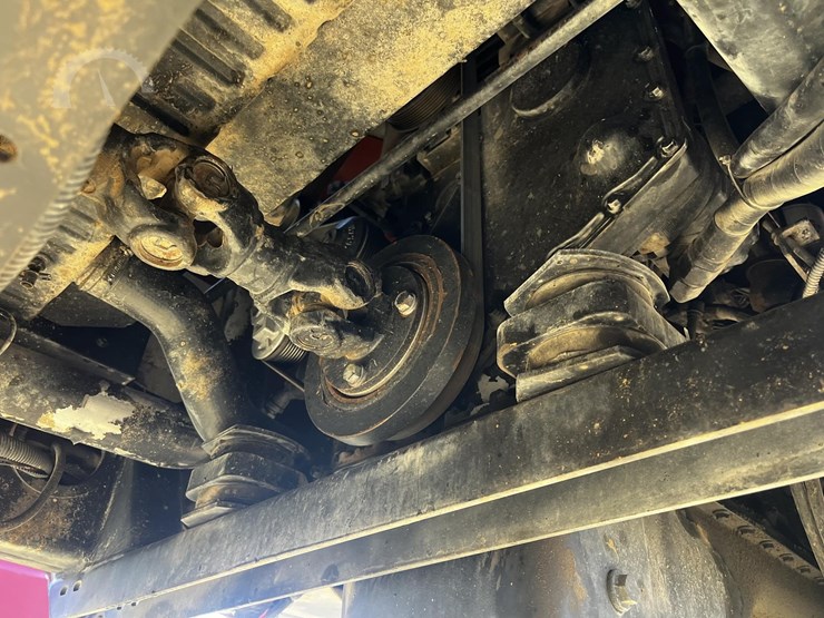 2005-hesston-9260-image-16