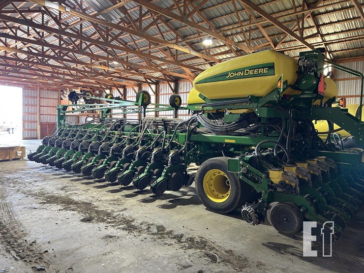 2014-john-deere-db60-image-4