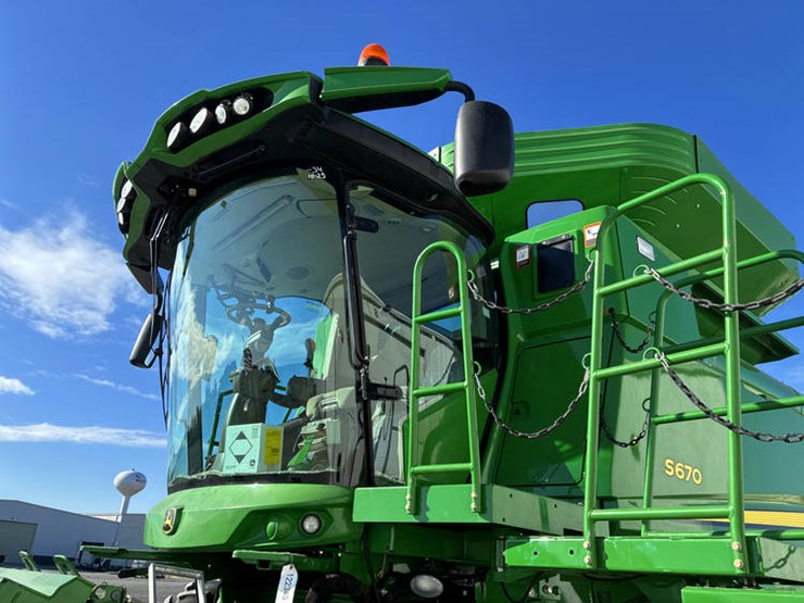 2013-john-deere-s670-image-22