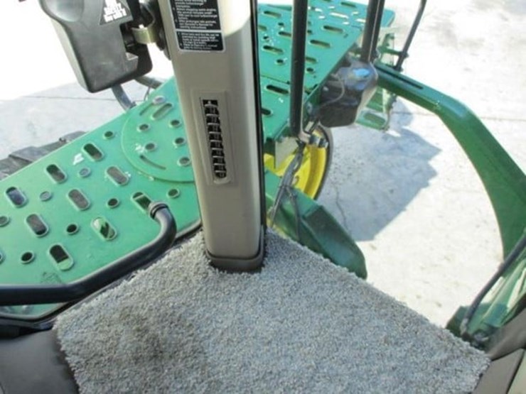 2013-john-deere-8360rt-image-39