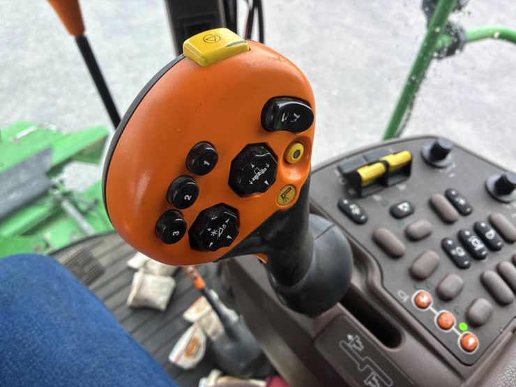 2004-john-deere-9660-sts-image-49