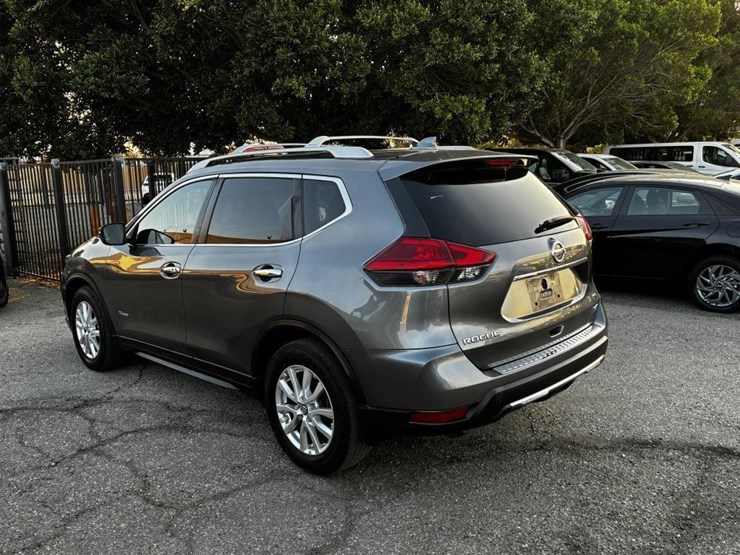 2017-nissan-rogue-image-4