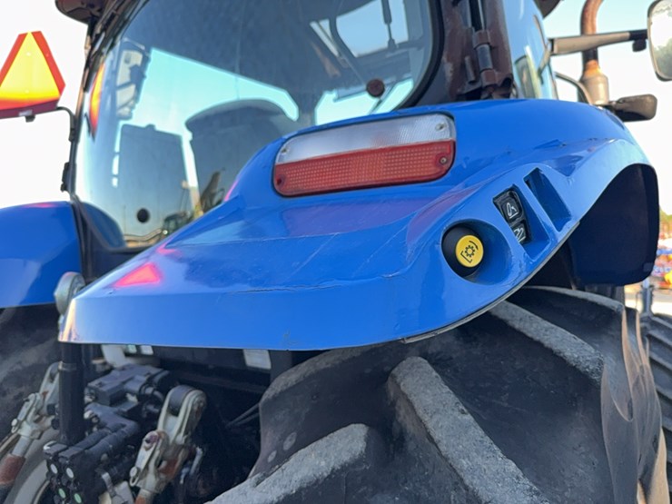 new-holland-t6070-image-42