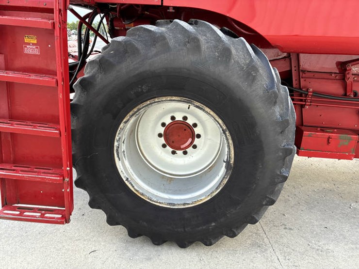 1990-case-ih-1660-image-42