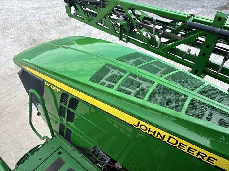 2014-john-deere-r4038-image-78