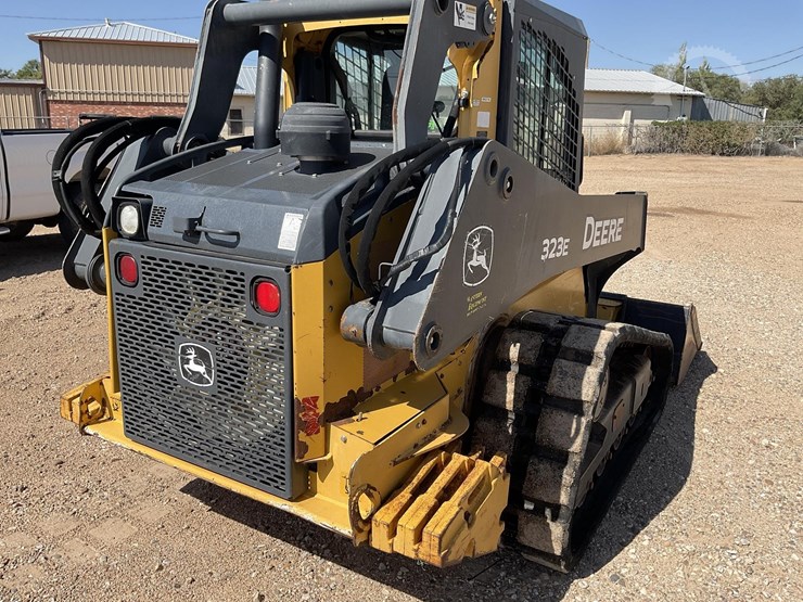 2015-deere-323e-image-8