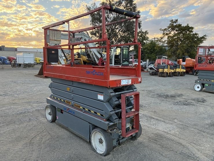 skyjack-sjiii3226-image-4