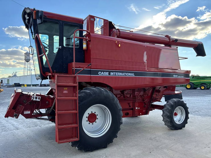 1992-case-ih-1640-image-8