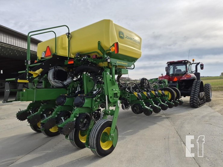 john-deere-1775-image-7