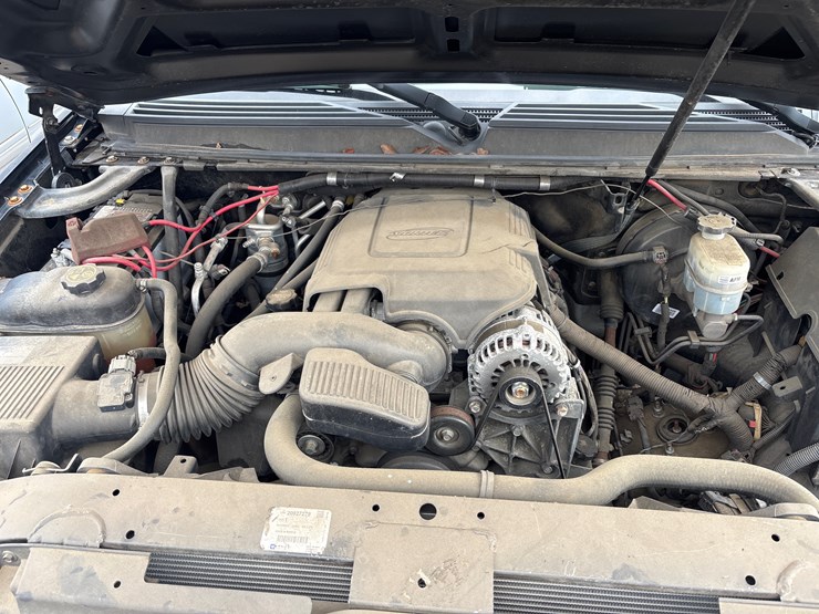 2014-chevrolet-tahoe-image-12