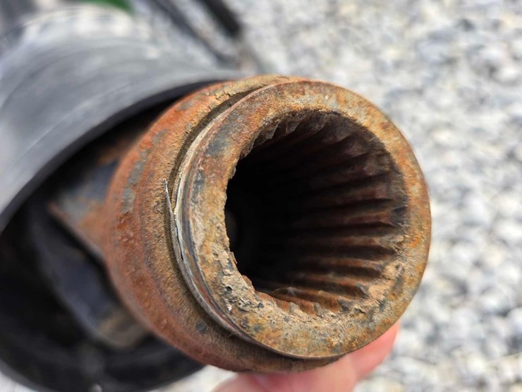 2023-john-deere-560m-image-4