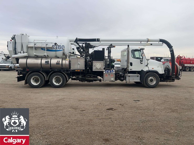 2015-freightliner-114sd-image-5