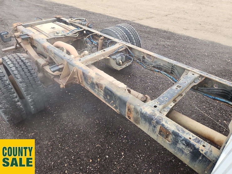 2013-ford-f550-image-22