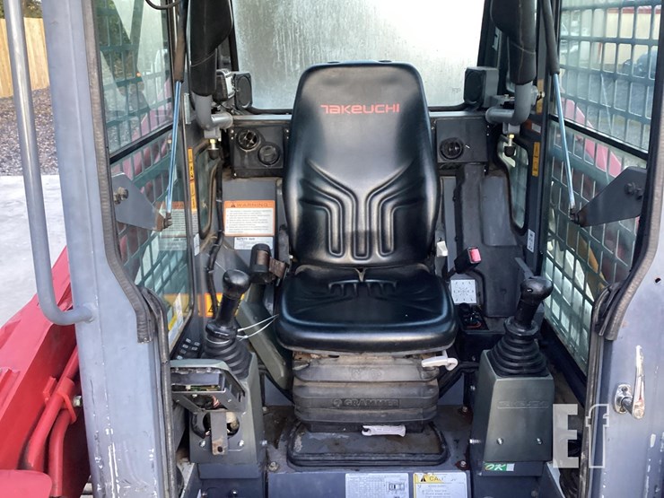 2016-takeuchi-tl8-image-14