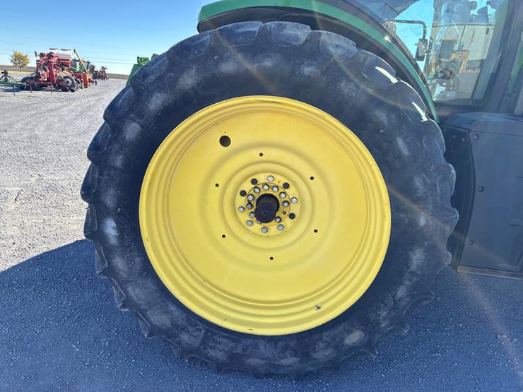 2015-john-deere-8295r-image-37