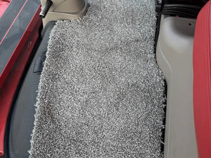 2023-case-ih-8250-image-78