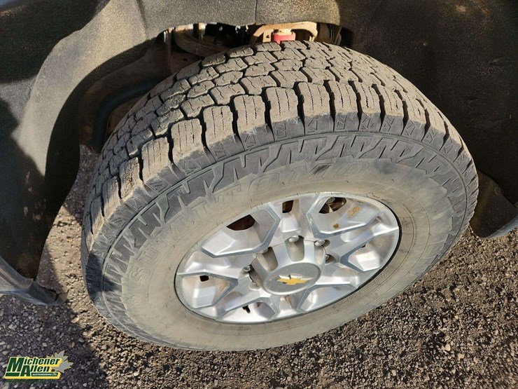 2022-chevrolet-silverado-3500hd-image-30