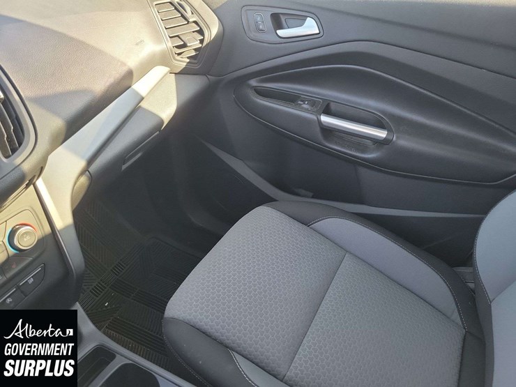 2017-ford-escape-image-19