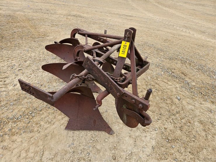 massey-ferguson-14-image-1