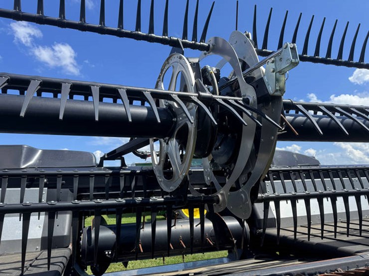 2023-mac-don-fd240-image-37