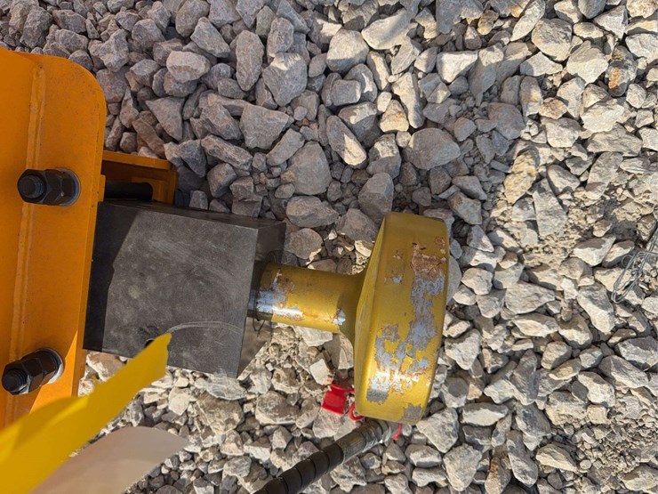 skid-steer-pile-hammer-attachment-image-6