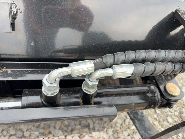 giyi-hydraulic-skid-steer-mixing-bucket-image-10