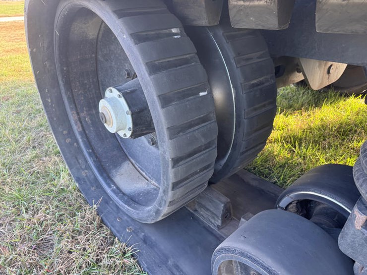 john-deere-11-image-7