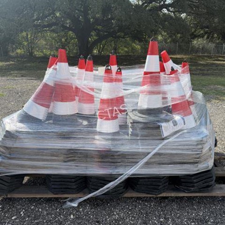 #66 • IRANCH Safety Traffic Cones - Qty: 250