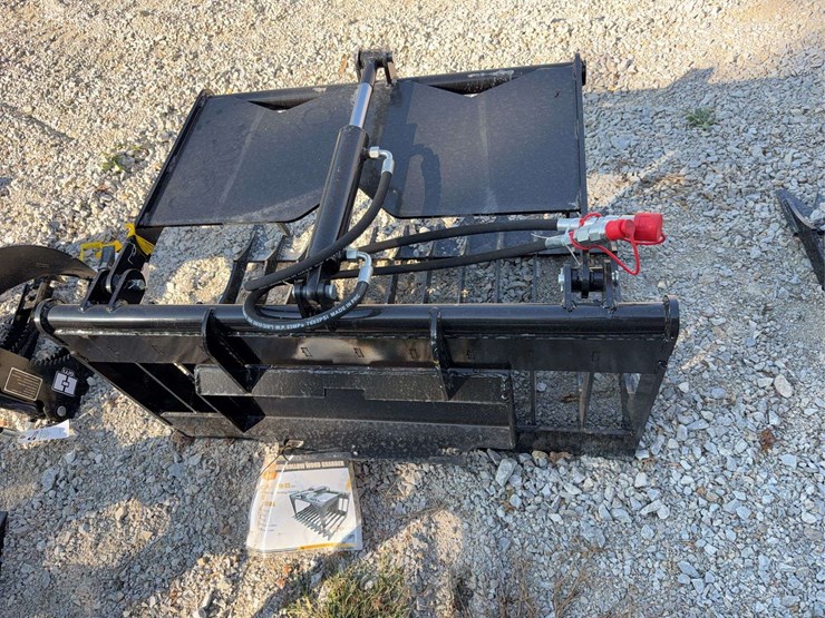 skid-steer-hollow-wood-grabber-image-5