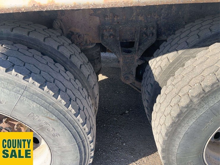 2016-kenworth-t800-image-8