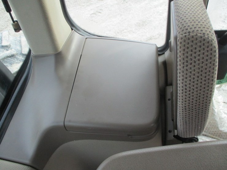 2017-john-deere-9570r-image-39