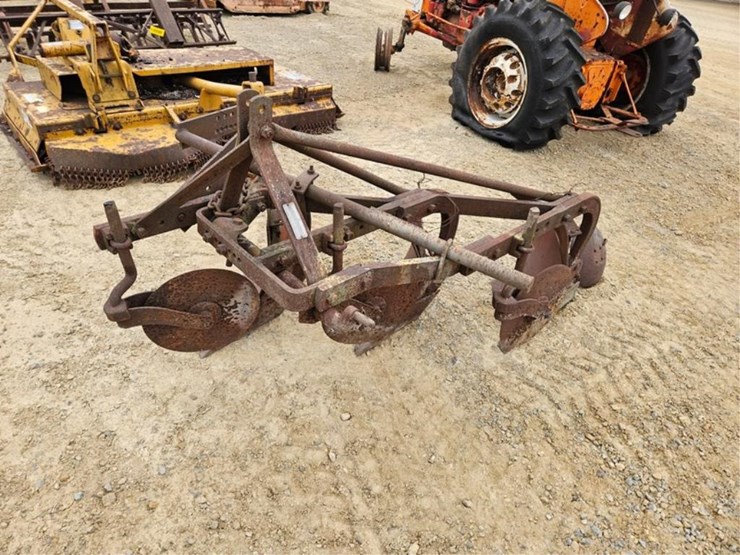 massey-ferguson-14-image-3