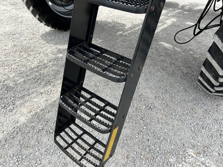 2014-case-ih-3200b-image-103