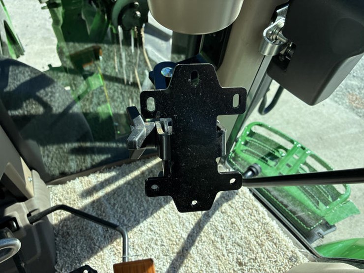 2023-john-deere-6175m-image-79