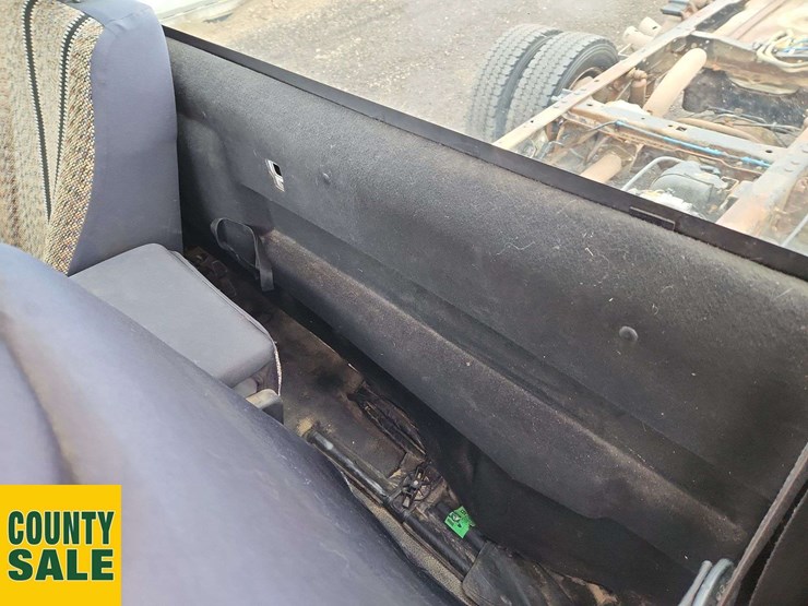 2013-ford-f550-image-17