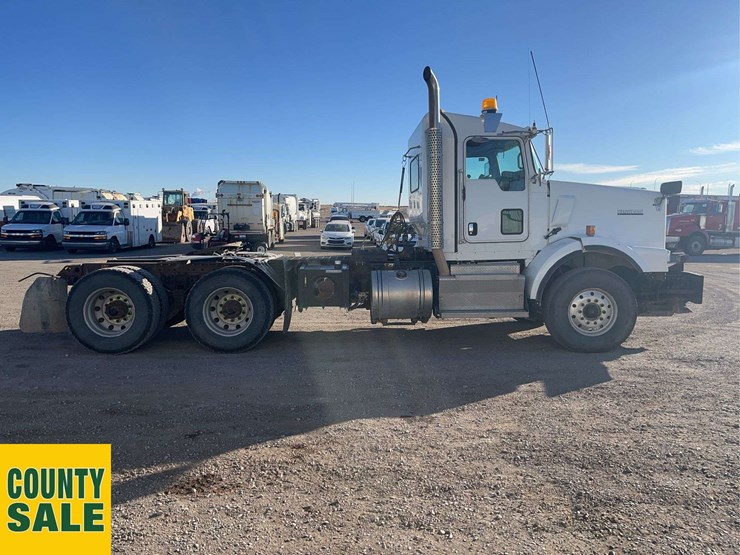 2016-kenworth-t800-image-5