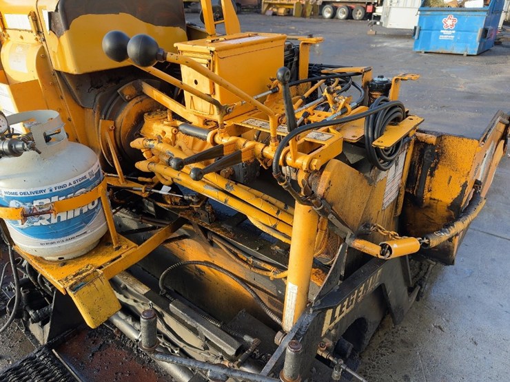 2006-leeboy-l1000t-tracked-asphalt-paver-image-21