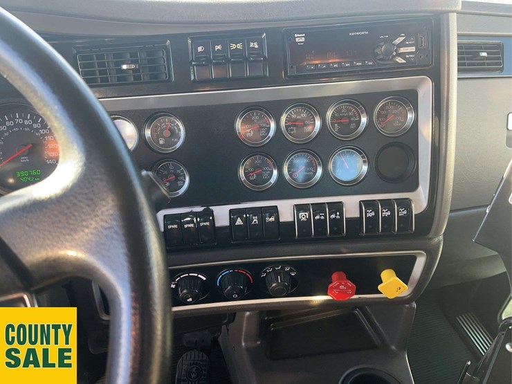 2016-kenworth-t800-image-14