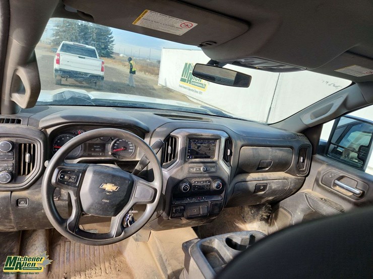 2020-chevrolet-silverado-2500hd-image-15