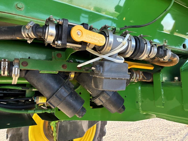 2014-john-deere-4830-image-38