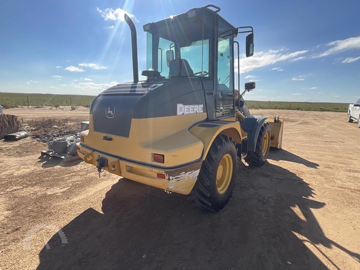 2015-deere-324k-image-17