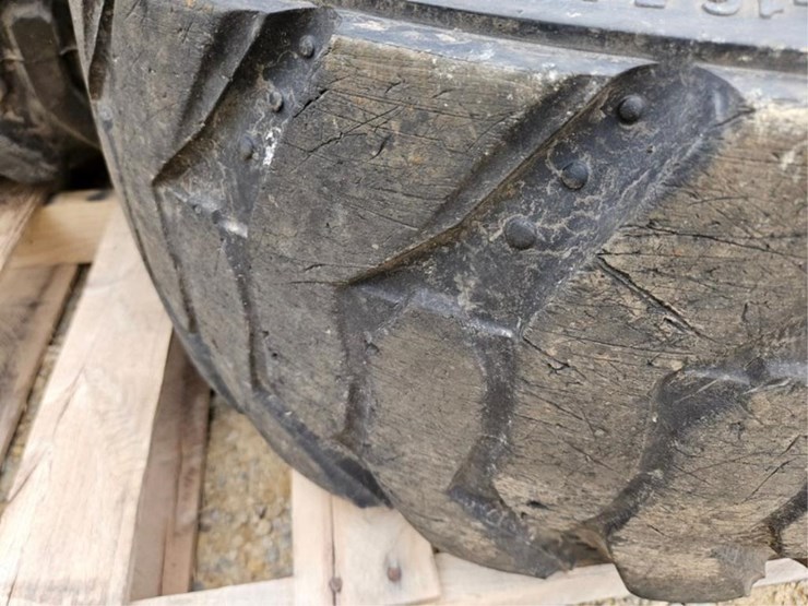 #3084-•-(3)-12-16.5tires-image-9