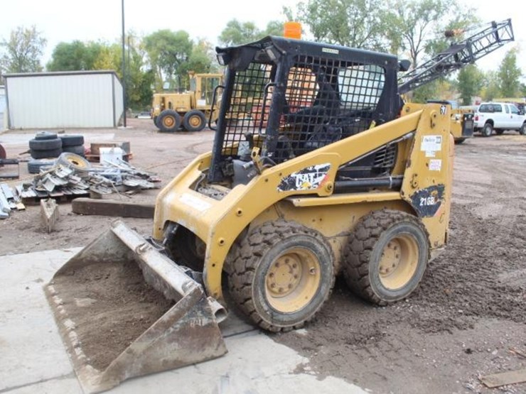 2013-caterpillar-216b-image-1