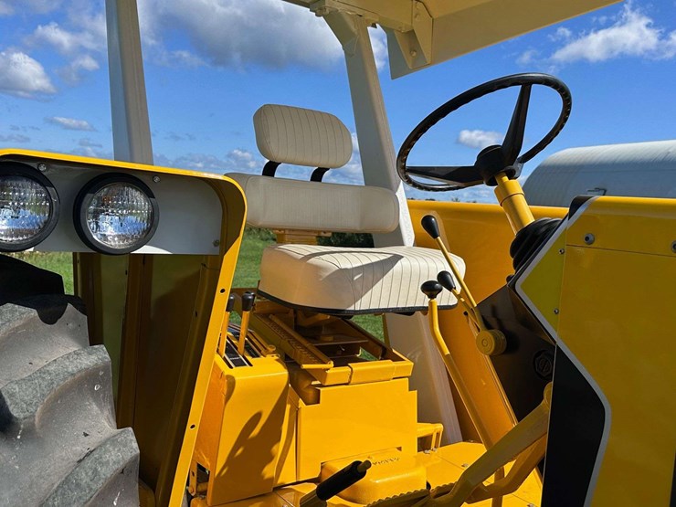 minneapolis-moline-g940-image-37