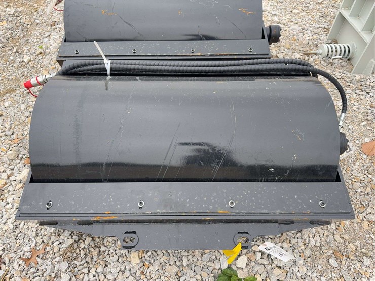 giyi-skid-steer-vibratory-roller-image-5