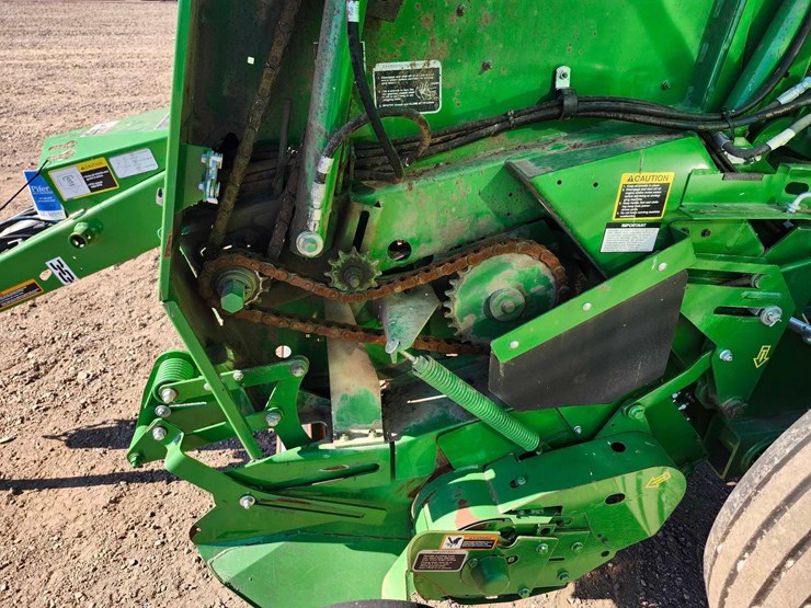 2023-john-deere-560m-image-17